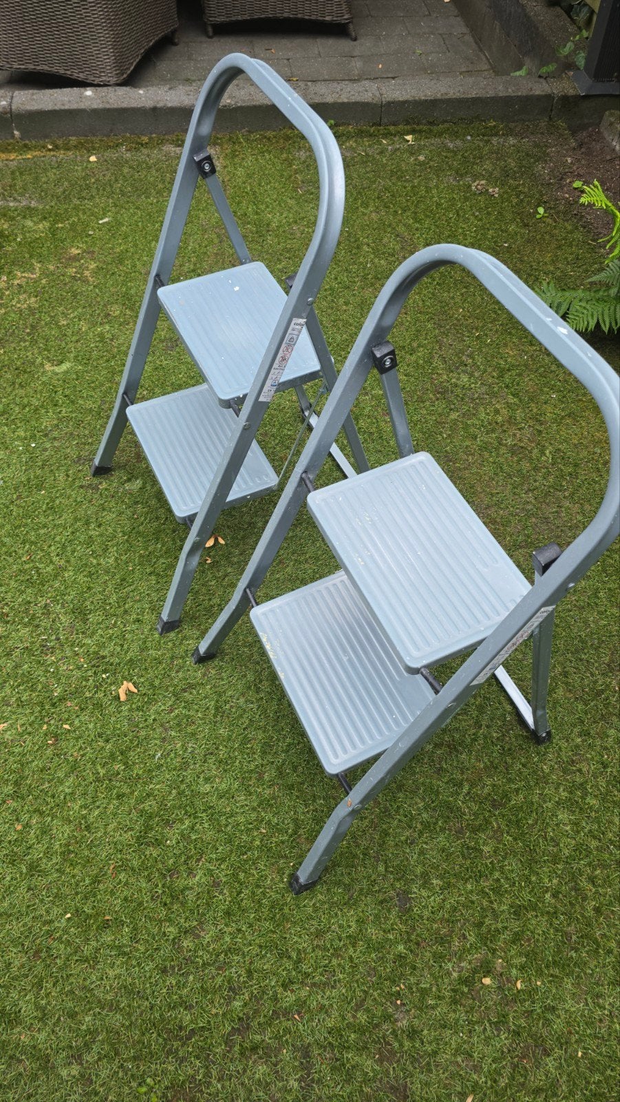 Set van 2 grijze opvouwbare trappen, Doe-het-zelf en Verbouw, Ladders en Trappen, Gebruikt, Trap, Minder dan 2 meter, Opvouwbaar of Inschuifbaar