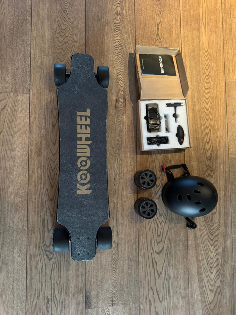 Elektrisch longboard, Sport en Fitness, Skateboarden, Ophalen, Zo goed als nieuw, Longboard