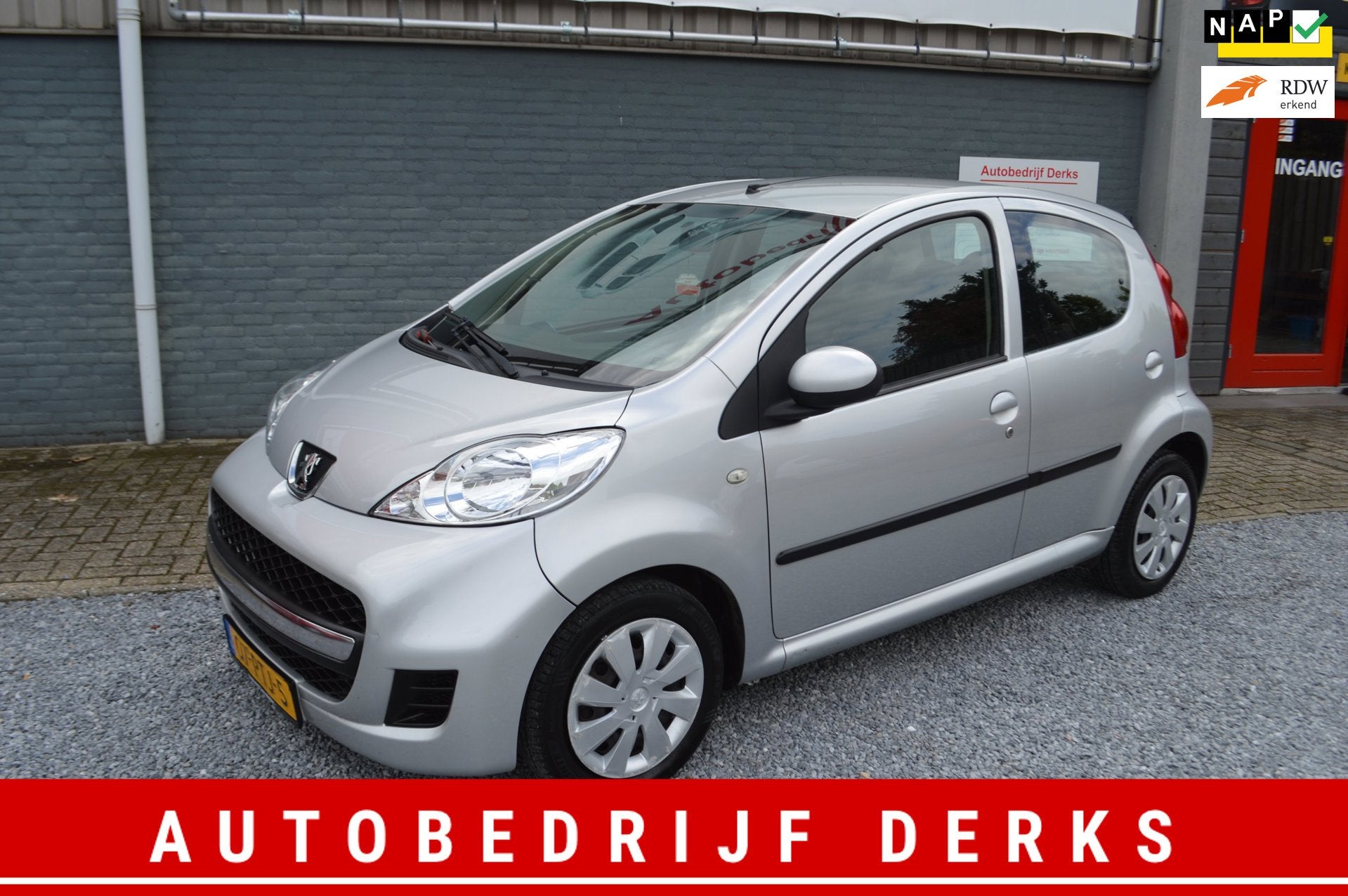 Peugeot 107 1.0-12V Urban Move Airco 5Drs Stuurbekrachtiging, Voorwielaandrijving, Euro 5, Stof, Gebruikt