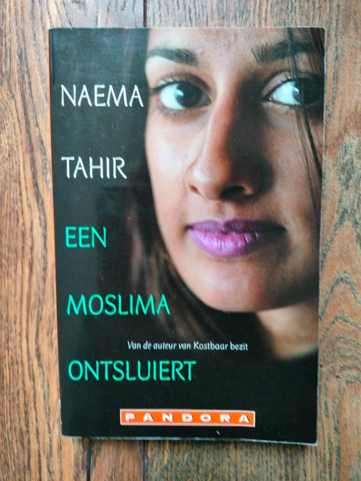 Een Moslima Ontsluierd - Naema Tahir Autobiografische Roman, Ophalen of Verzenden