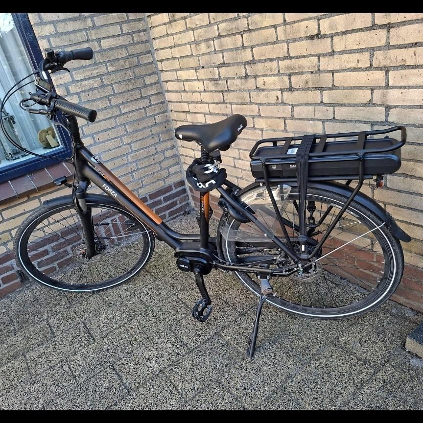Elektrische fiets met weinig km en als  nieuw merk  Forza, Fietsen en Brommers, Elektrische fietsen, Ophalen, Zo goed als nieuw
