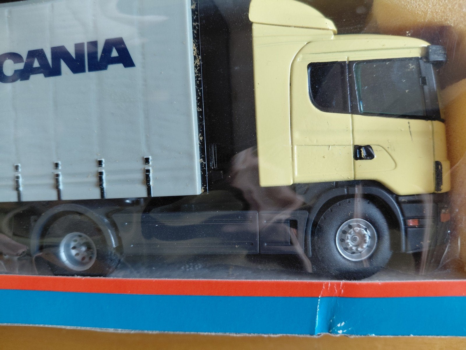 Scania vrachtwagen model - Geel met witte trailer, Overige merken, 1:32 tot 1:50, Ophalen of Verzenden, Zo goed als nieuw
