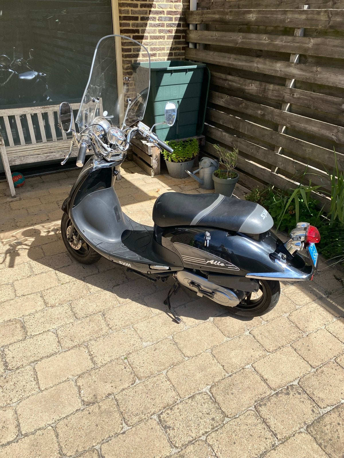 Leuke scooter , nieuwe banden, Fietsen en Brommers, Gebruikt, Maximaal 45 km/u, Allo, Ophalen of Verzenden