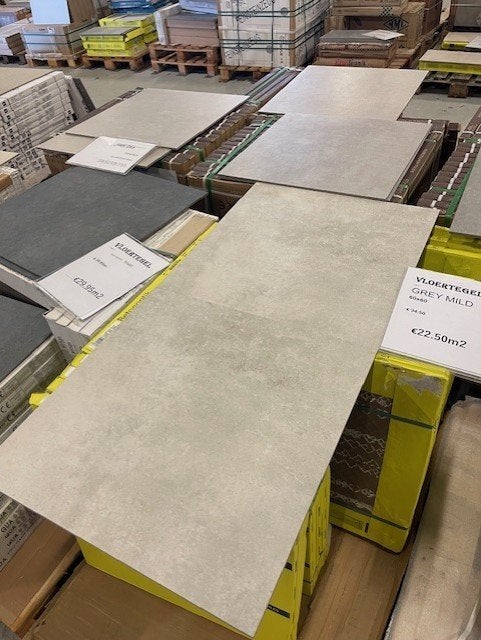 Restpartij! Vloertegel Mild Grey 60x60 nu voor maar €22,50
