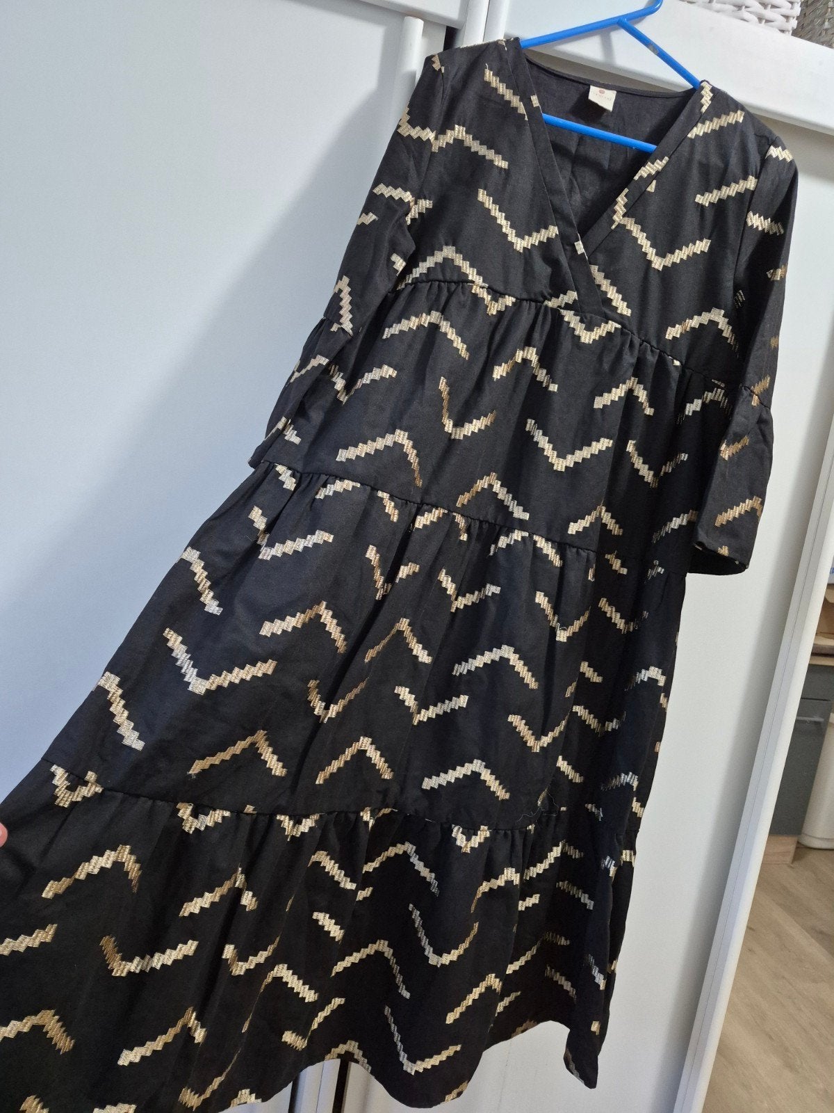 prachtige zwarte maxi dress m-l gouden greek borduursels, Maat 38/40 (M), Zwart, Nieuw, Onder de knie