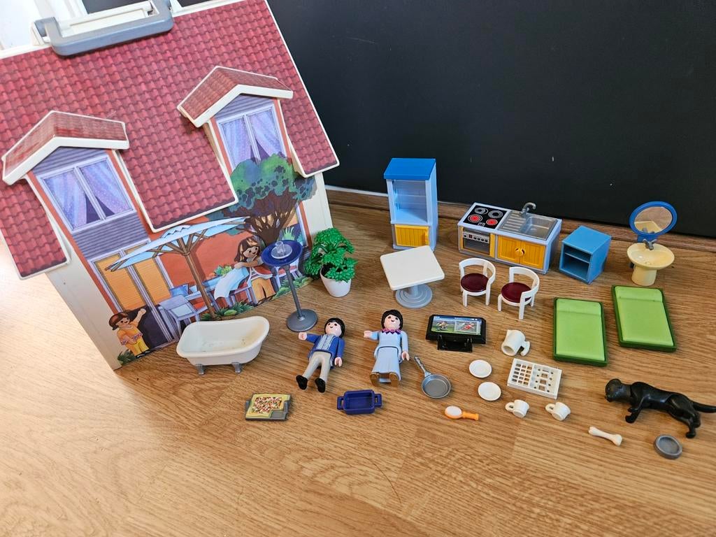 Playmobil huis met inrichting bad bed keuken hond tafel, Ophalen of Verzenden, Gebruikt, Complete set