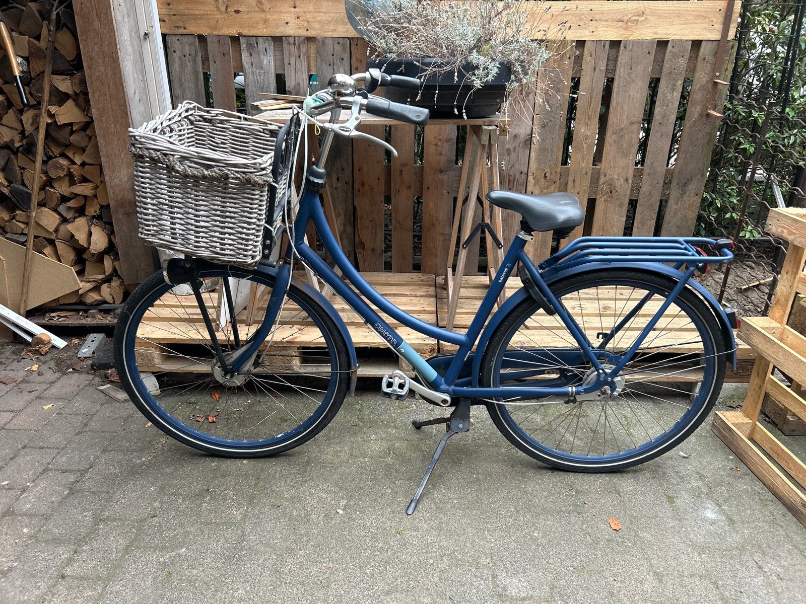 Batavus CNCTD. Damesfiets met mand - 3 versnellingen, Ophalen, Gebruikt, Versnellingen, Batavus