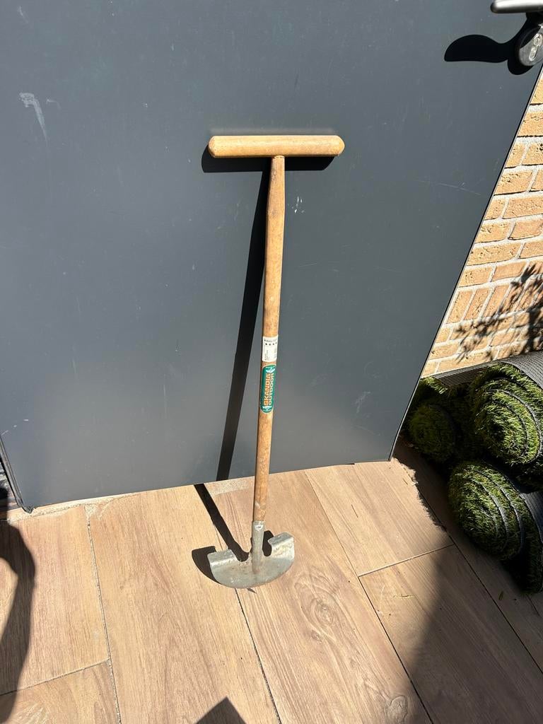 Gras uitsteker metaal - als nieuw - grassteker - zgan, Tuin en Terras, Hand-tuingereedschap, Ophalen, Zo goed als nieuw