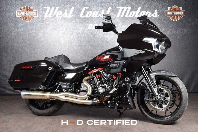 Harley-Davidson CVO Road Glide ST Anniversary (2024), 2 cilinders, Sportuitlaat, Toermotor, Gebruikt