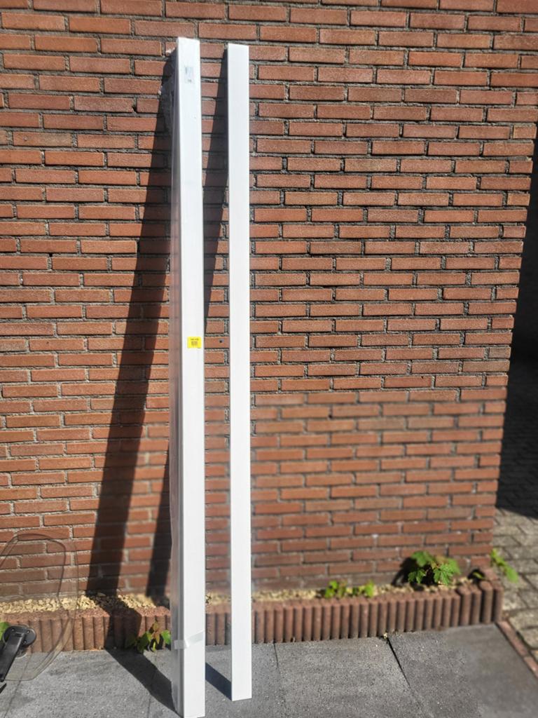Witte opstaande plinten - Nieuw 4 stuks., Nieuw, Ophalen of Verzenden, Mdf, 200 tot 250 cm