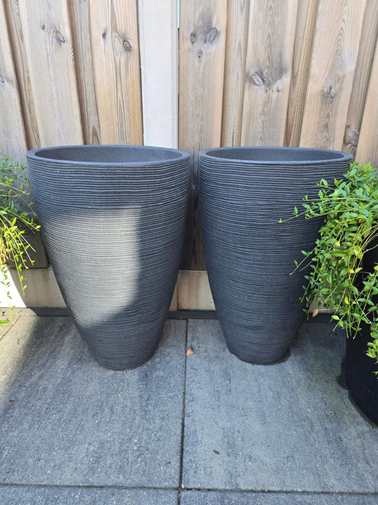 Set van 2 moderne donkergrijze plantenbakken, Tuin en Terras, Bloempotten, Kunststof, Gebruikt, Rond, Balkon