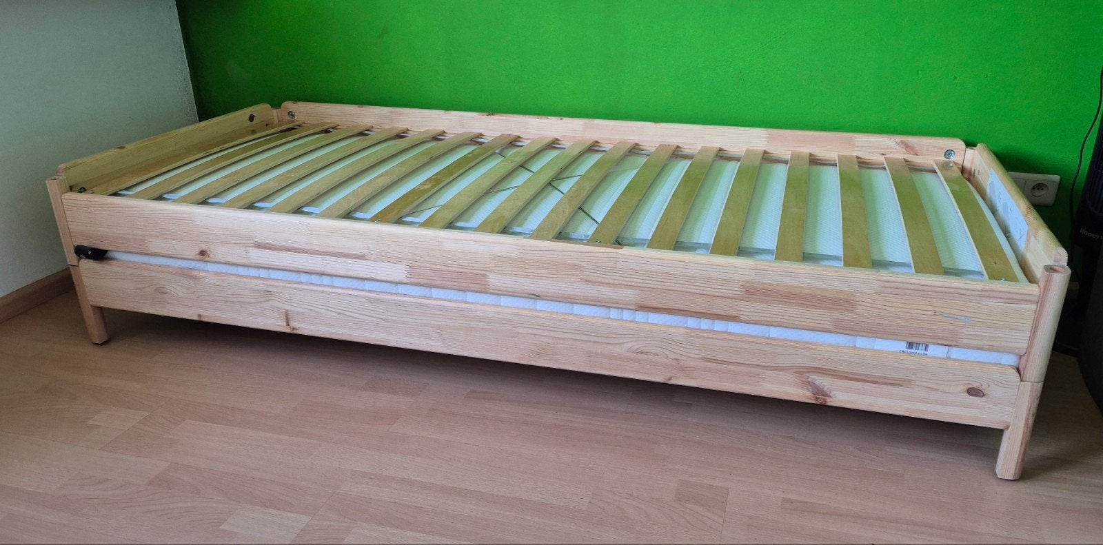 Ikea Utåker grenen bed (1 of 2 persoons) + 1 matras, Huis en Inrichting, Slaapkamer | Bedden, Ophalen, Eenpersoons, 80 cm, Overige maten
