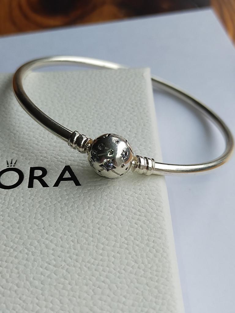 Originele Pandora Moments bangle starry night, Met strass, Ophalen of Verzenden, Zo goed als nieuw, Zilver