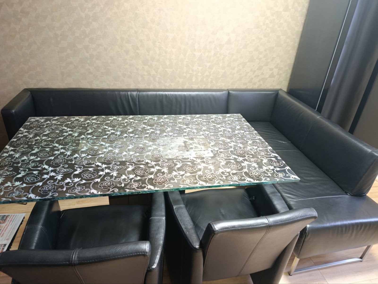 Luxe hoekbank met glazen eettafel en 2 fauteuils, Ophalen of Verzenden, Gebruikt, Modern, 6 tot 8 stoelen