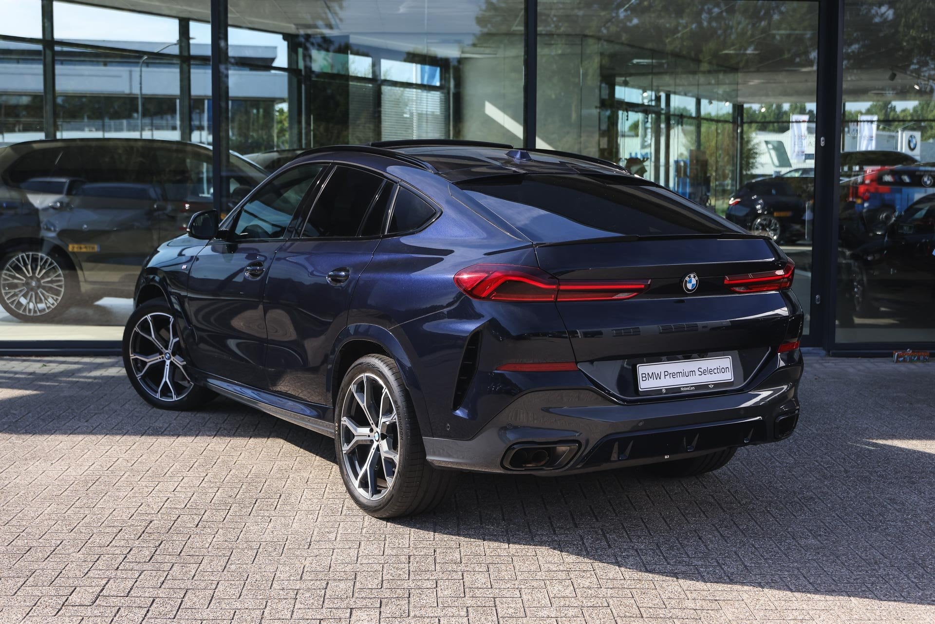 BMW X6 xDrive40i M Sport Automaat / Trekhaak / Panoramadak /, Auto's, Dealer onderhouden, Gebruikt, Met garantie (alle), 138 €/maand