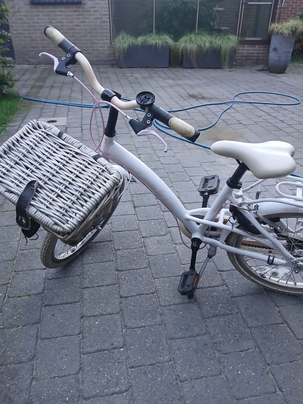 Loekie meisjesfiets 20 inch met mandje, Ophalen, Gebruikt, 20 inch