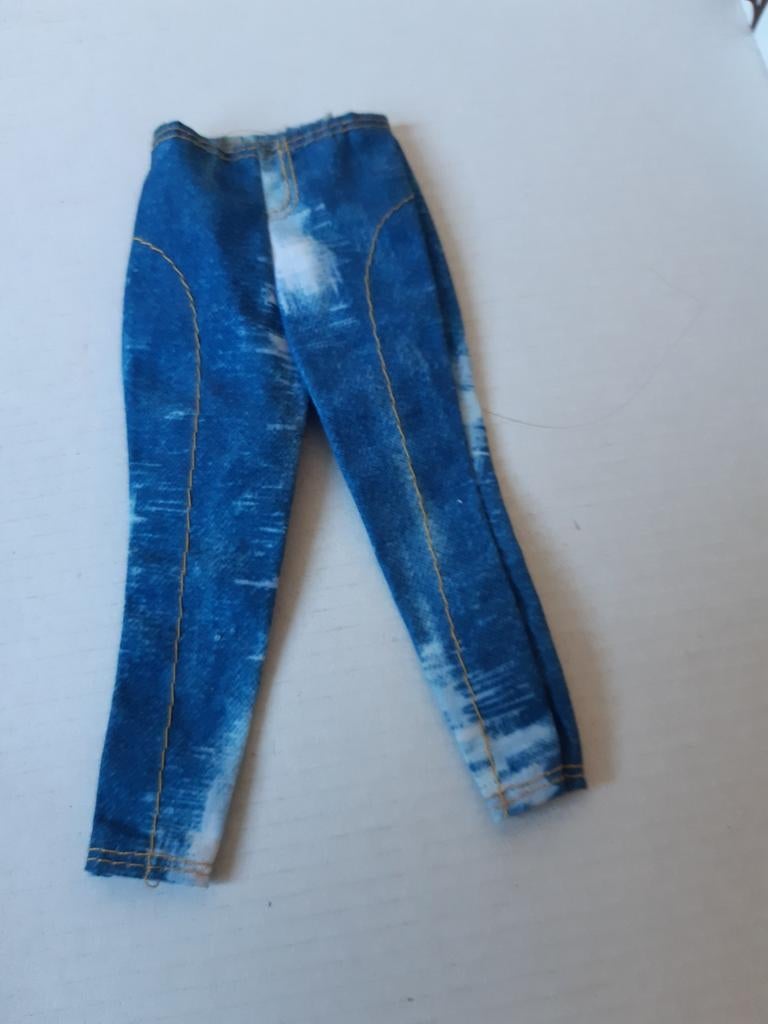 Barbie kleding, Ophalen of Verzenden, Zo goed als nieuw, Kleertjes