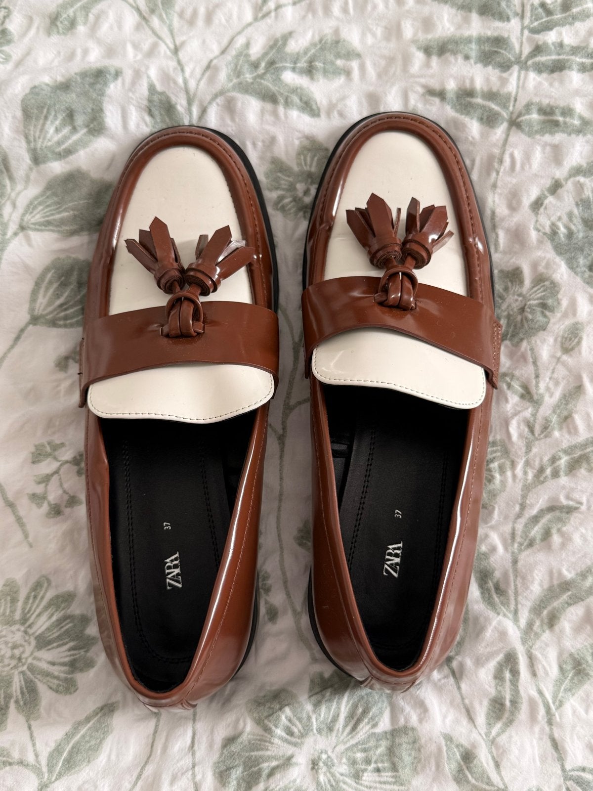 Zara Loafers met Kwastjes - Zo Goed als Nieuw maat 37, Kleding | Dames, Verzenden, Zo goed als nieuw, Bruin, Instappers