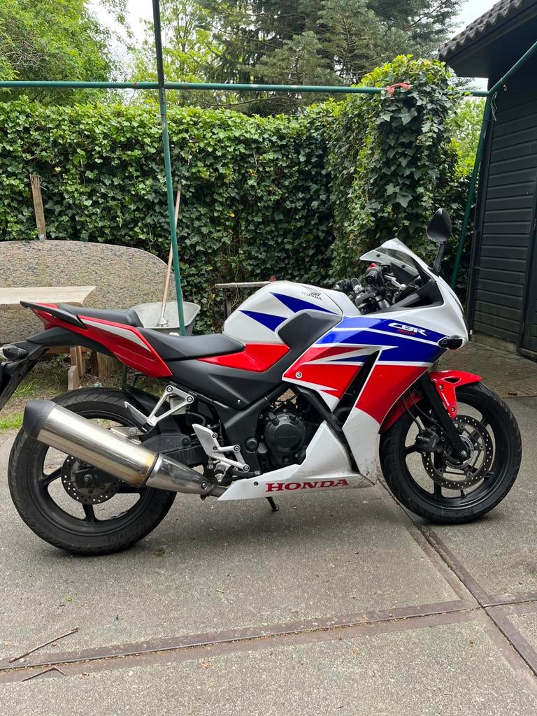 Honda CBR 300 R 2015 in goede conditie!, Super Sport, Particulier, Minimaal motorrijbewijs A2, 1 cilinder