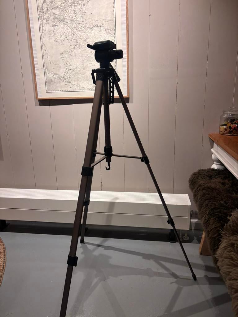 König Nedis Statief voor camera en video, Ophalen of Verzenden, Zo goed als nieuw, 150 tot 175 cm, Driepoot