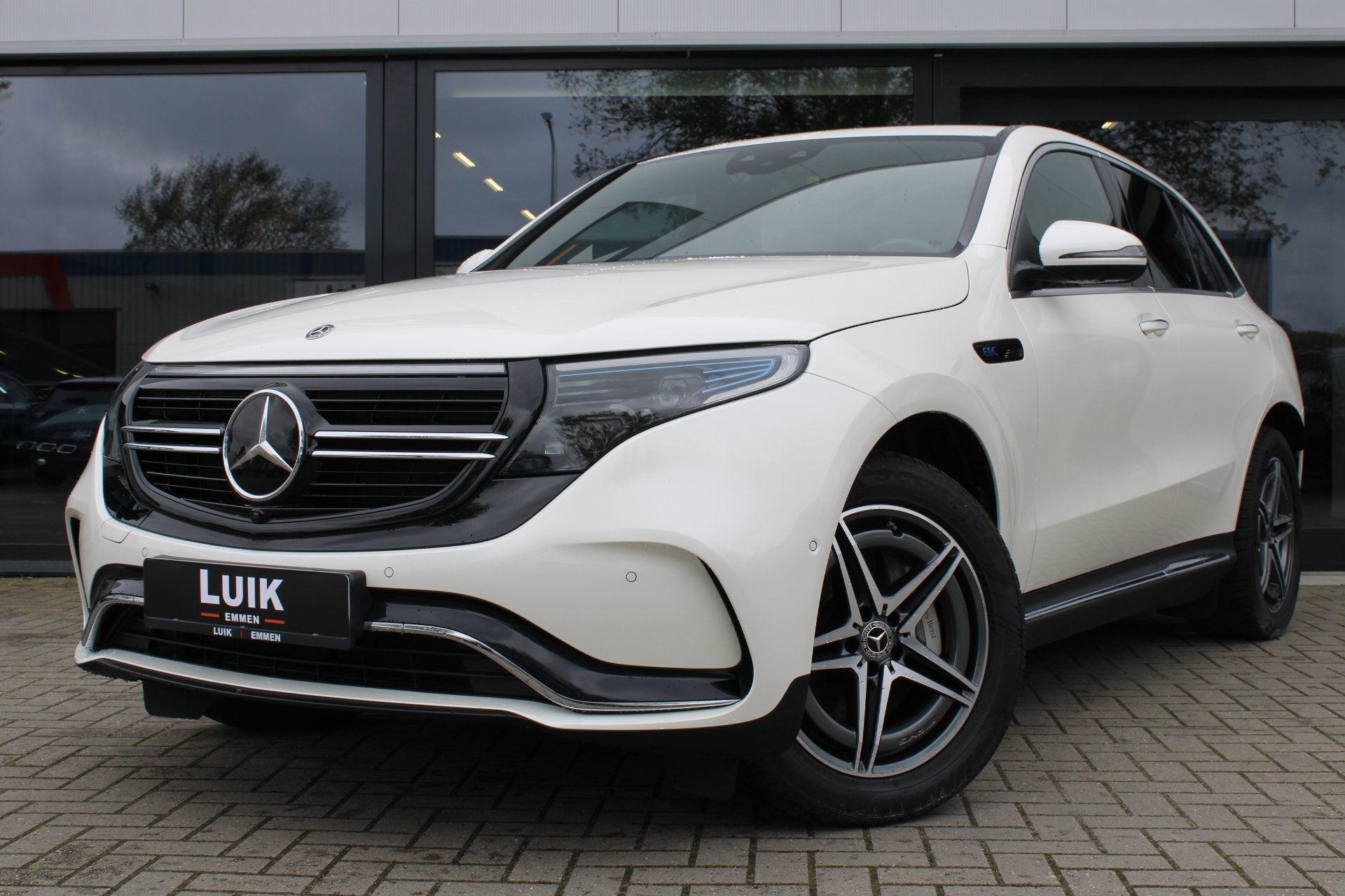 Mercedes-Benz EQC 400 4MATIC AMG Line Premium SOH 95,3%! 80, Automaat, Gebruikt, Beige, 2395 kg