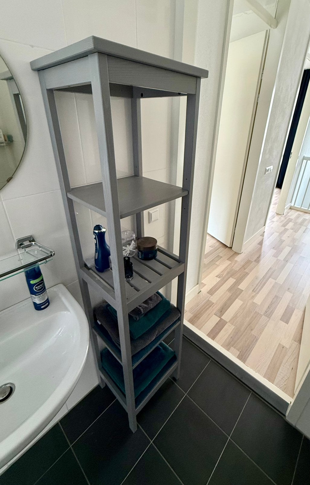 IKEA HEMNES stellingkast grijs – badkamer / handdoeken, Ophalen, (Half)hoge kast, Minder dan 50 cm, Zo goed als nieuw