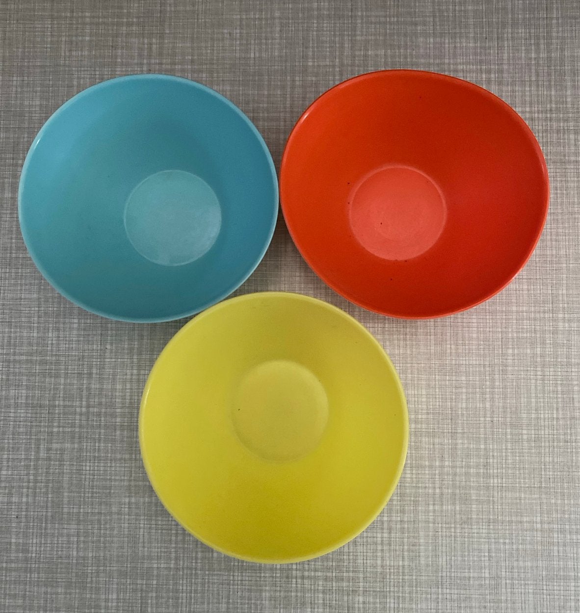 Set van 3 vintage kunststof kommetjes - retro kleuren, Ophalen