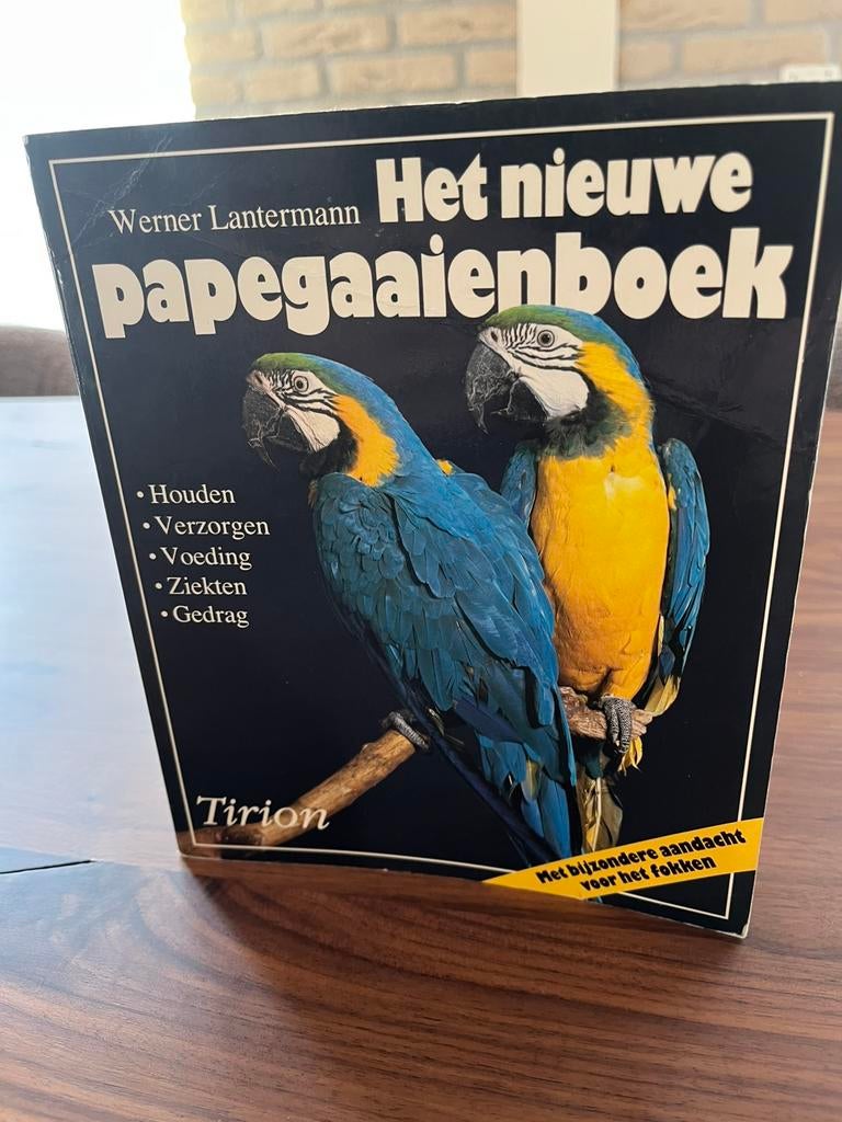 Nieuwe papagaaienboek, Meerdere dieren, Papegaai