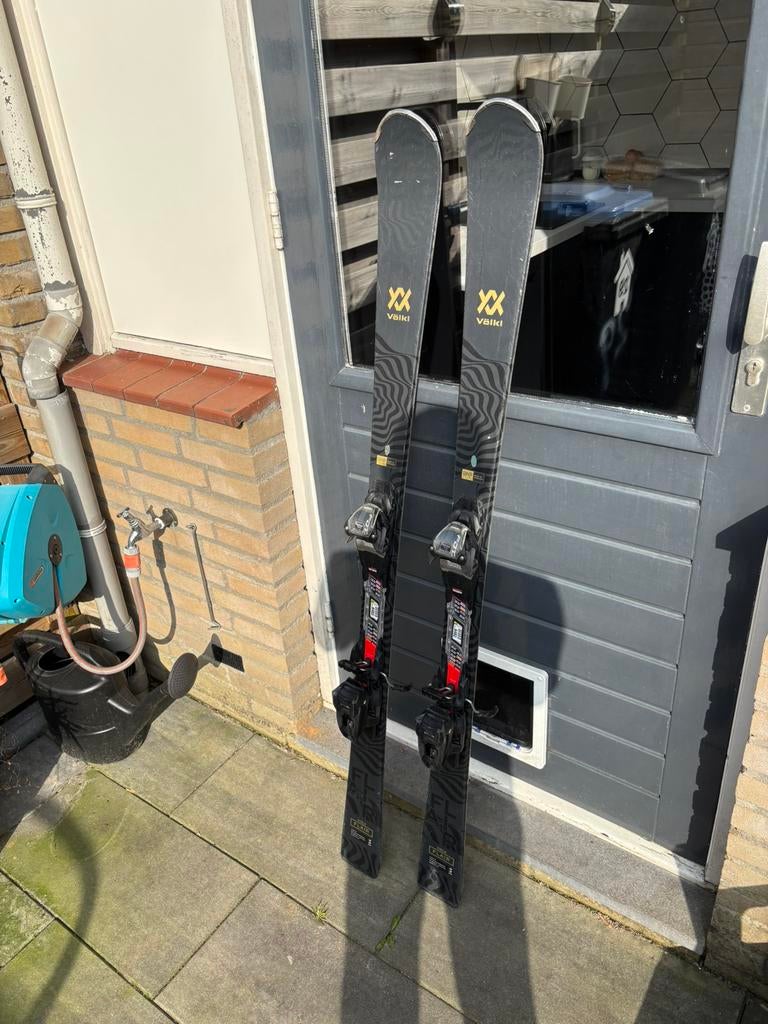 Völkl Flair ski’s met bindingen – 144 cm, 160 tot 180 cm, Zo goed als nieuw, Ski's, Ophalen