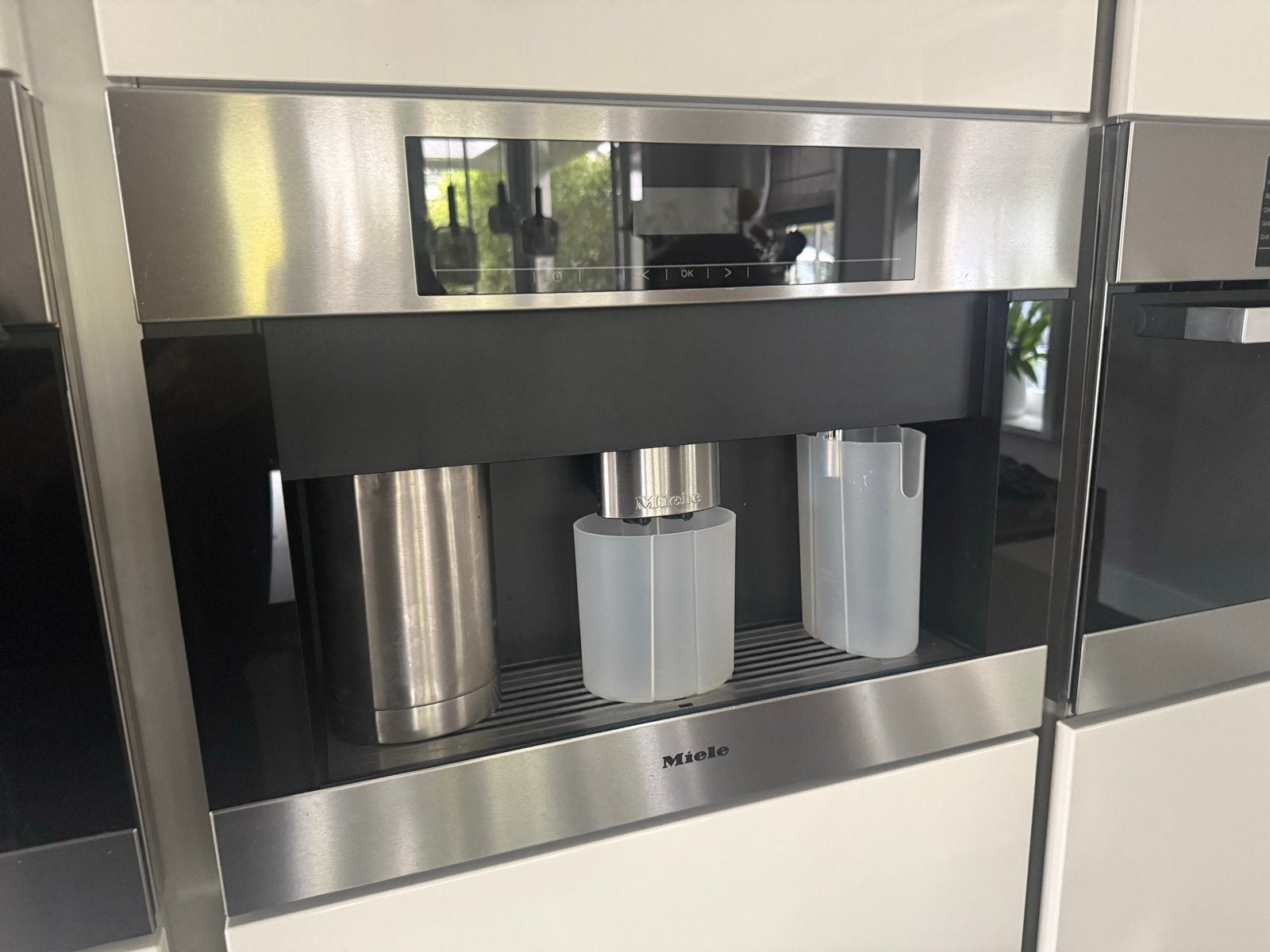 Miele CVA 5065 Inbouw Koffiemachine met Wateraansluiting, Ophalen of Verzenden, Gebruikt, Koffiemachine, Koffiebonen