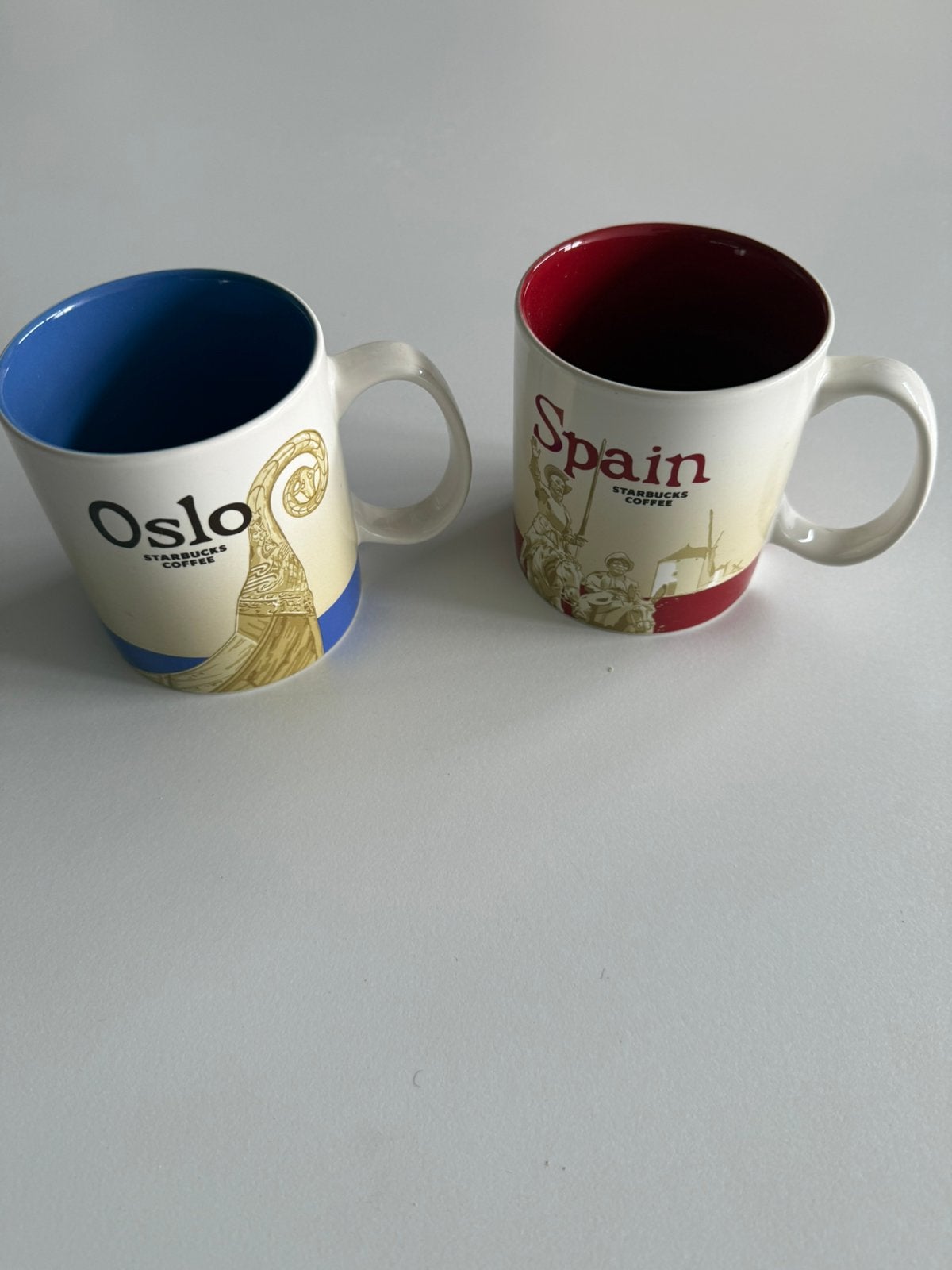 Starbucks City Mugs – Oslo & Spain – 2 stuks, Huis en Inrichting, Ophalen of Verzenden, Zo goed als nieuw, Overige stijlen, Kop(pen) en/of Schotel(s)