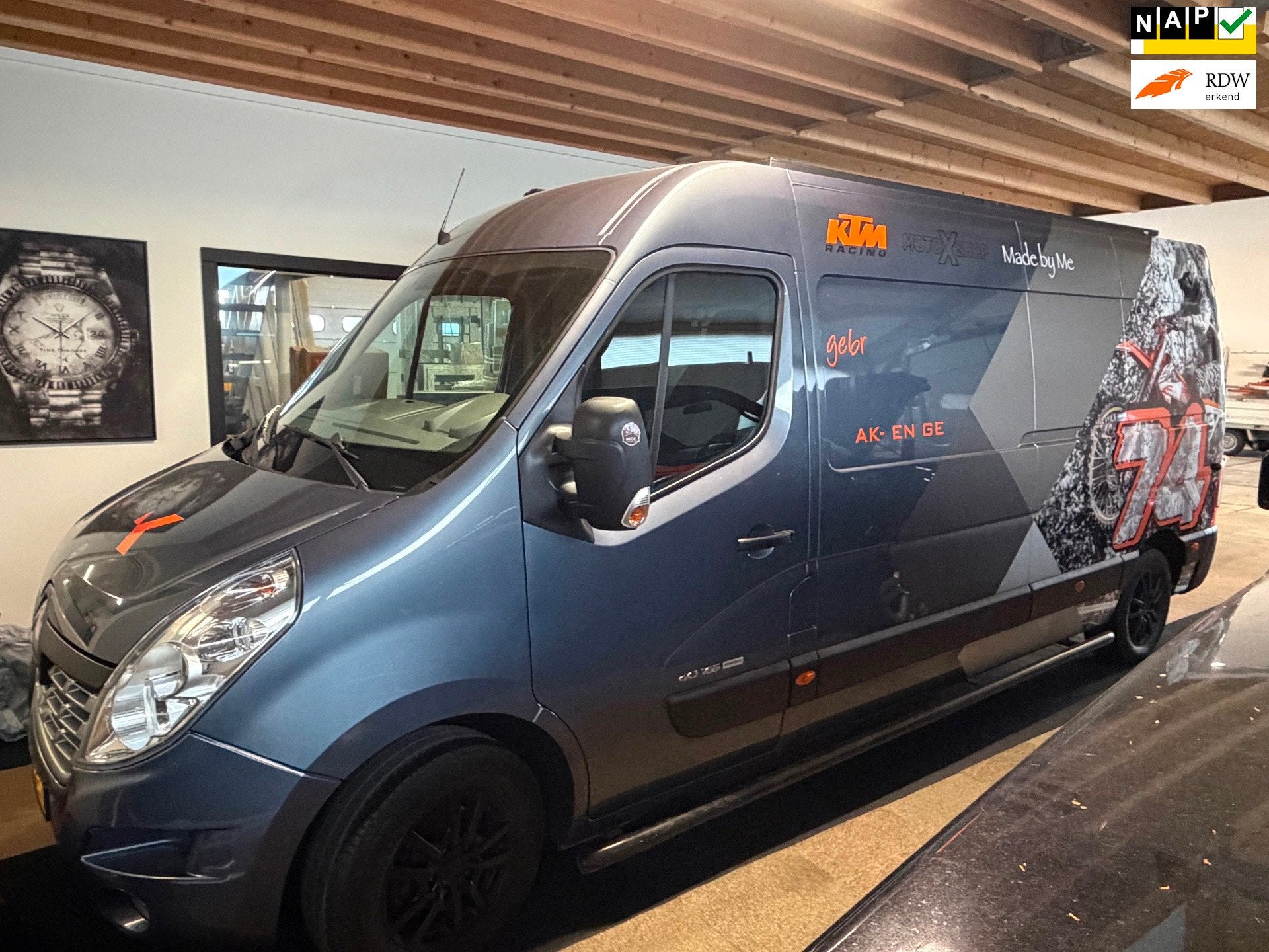 Renault Master T35 2.3 dCi L3H3 Crossbus motorsport race dik, Voorwielaandrijving, Euro 5, Stof, Zwart