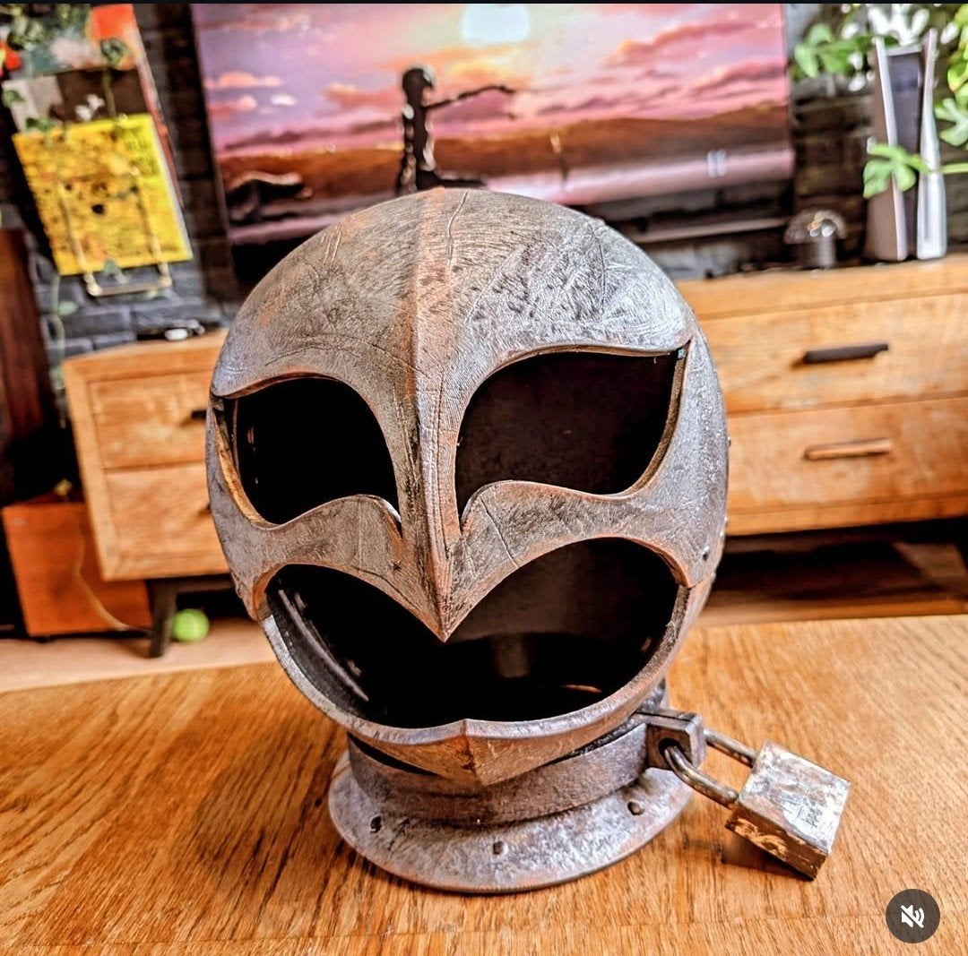 Griffith (Berserk) prisoner helm (display) 1:1 schaal, Ophalen of Verzenden, Nieuw