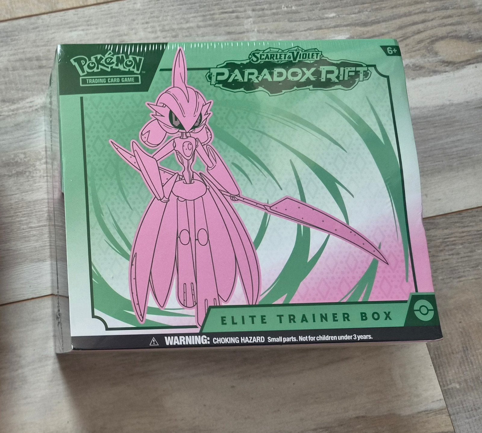 Scarlet & Violet Paradox Rift Elite Trainer Box, Verzenden, Nieuw, Overige typen, Foil