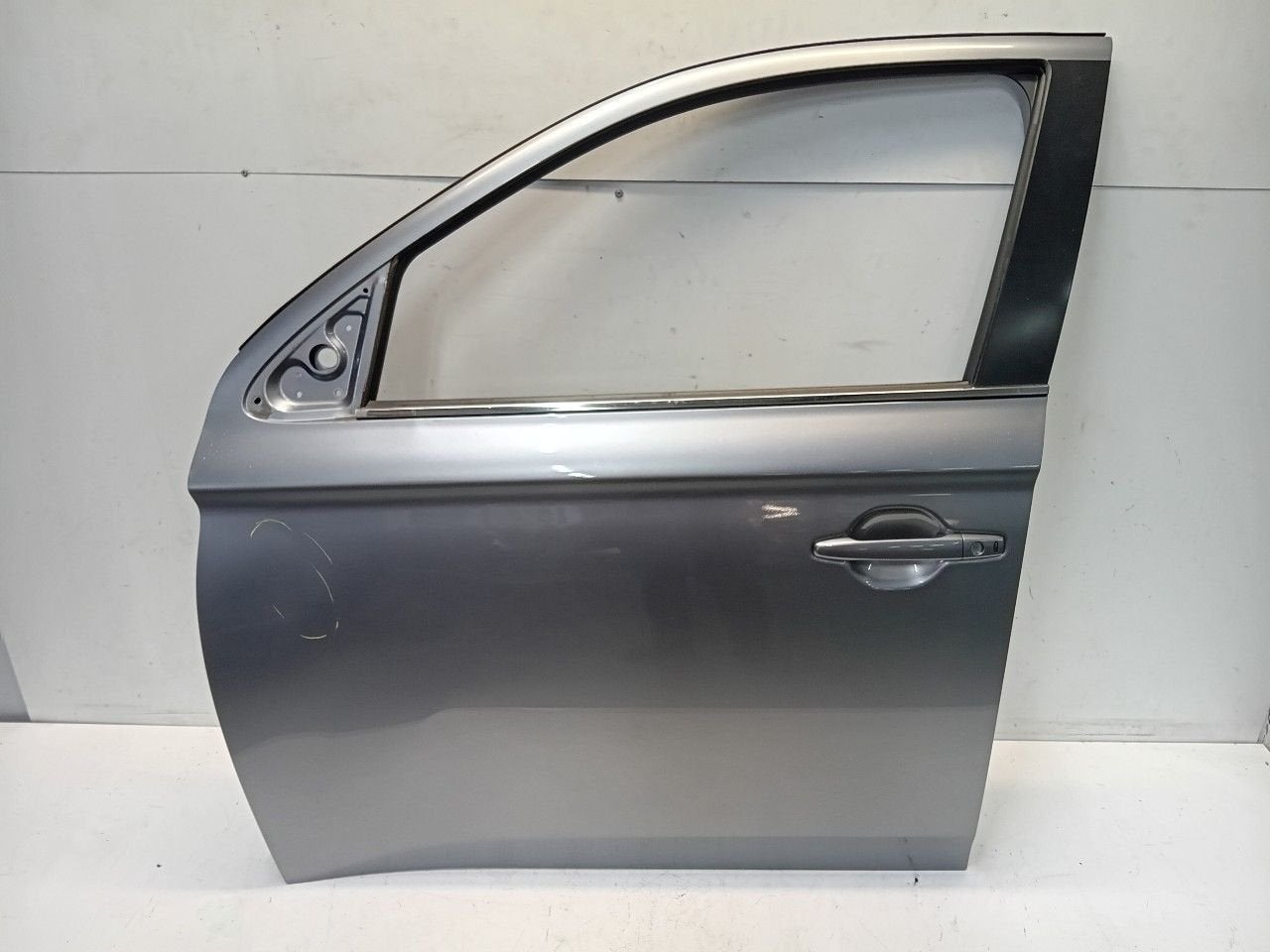 Portier links voor Mitsubishi Outlander, Auto-onderdelen, Onderdelen@venauto.nl, Van der Ven Autorecycling B.V., Gebruikt, Ettenseweg 76, 4706 PB Roosendaal, The Netherlands