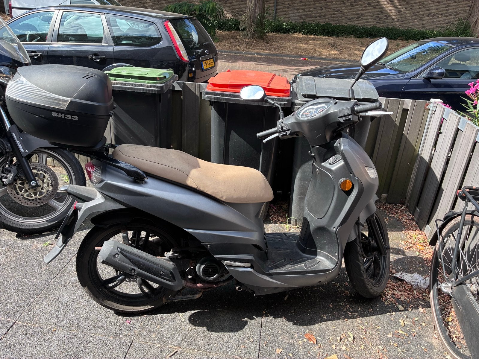 Peugeot Tweet Scooter uit 2014 - Goed onderhouden, Fietsen en Brommers, Scooters | Peugeot, Ophalen, Gebruikt, Maximaal 45 km/u