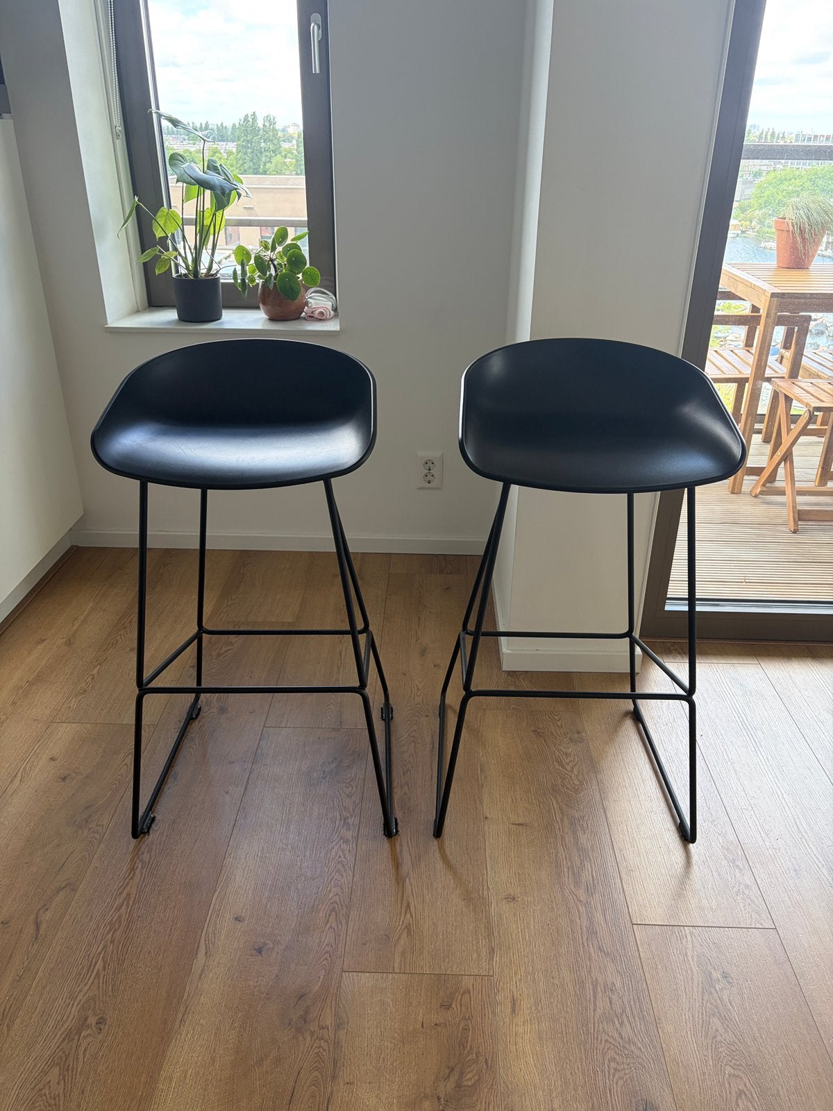 2x Hay About a Stool barkrukken zwart, Ophalen, Kunststof, Gebruikt, 60 tot 90 cm