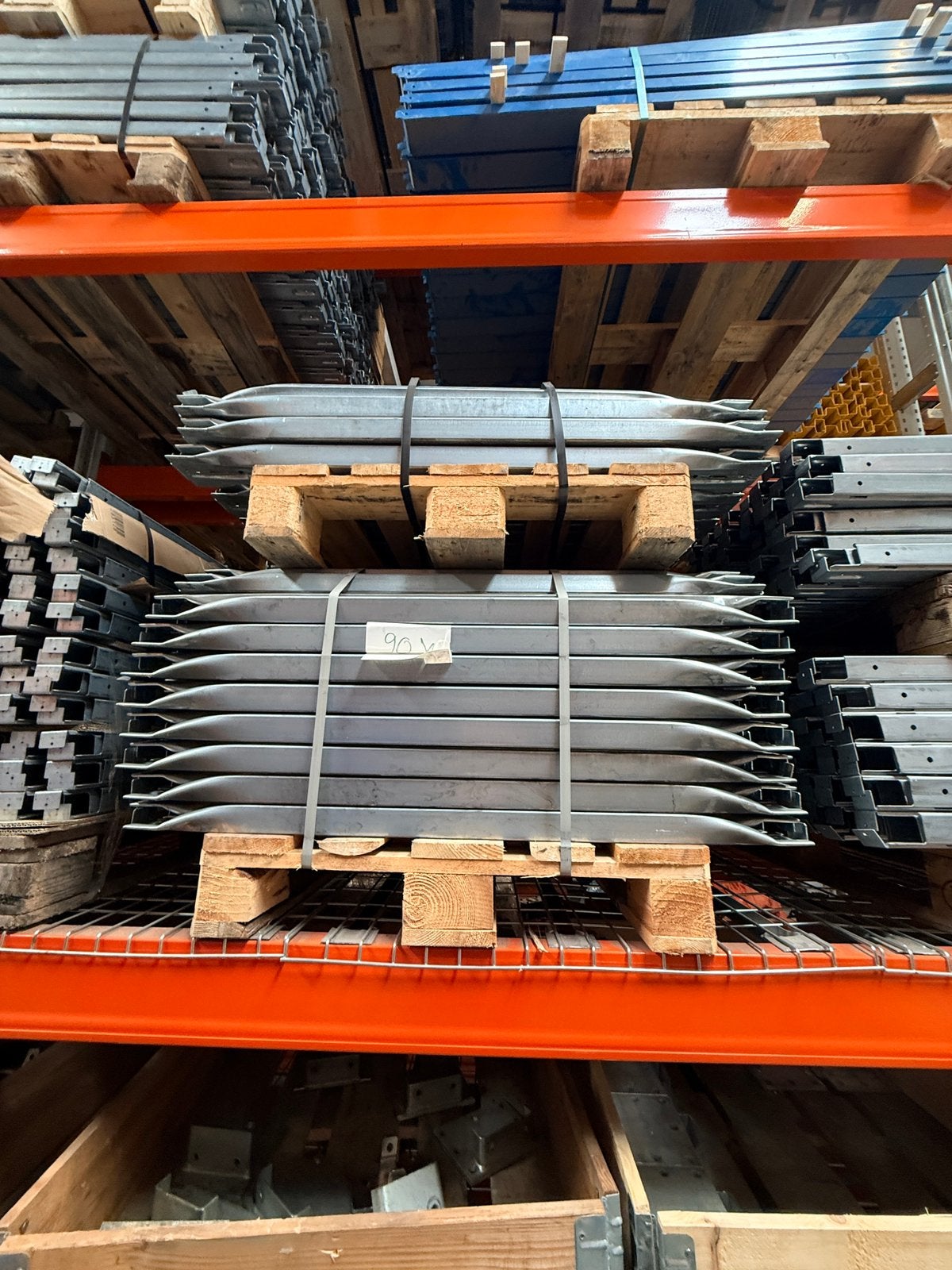 Dieptedragers 1100 mm voor zware belasting € 6,95 per stuk, Ophalen of Verzenden