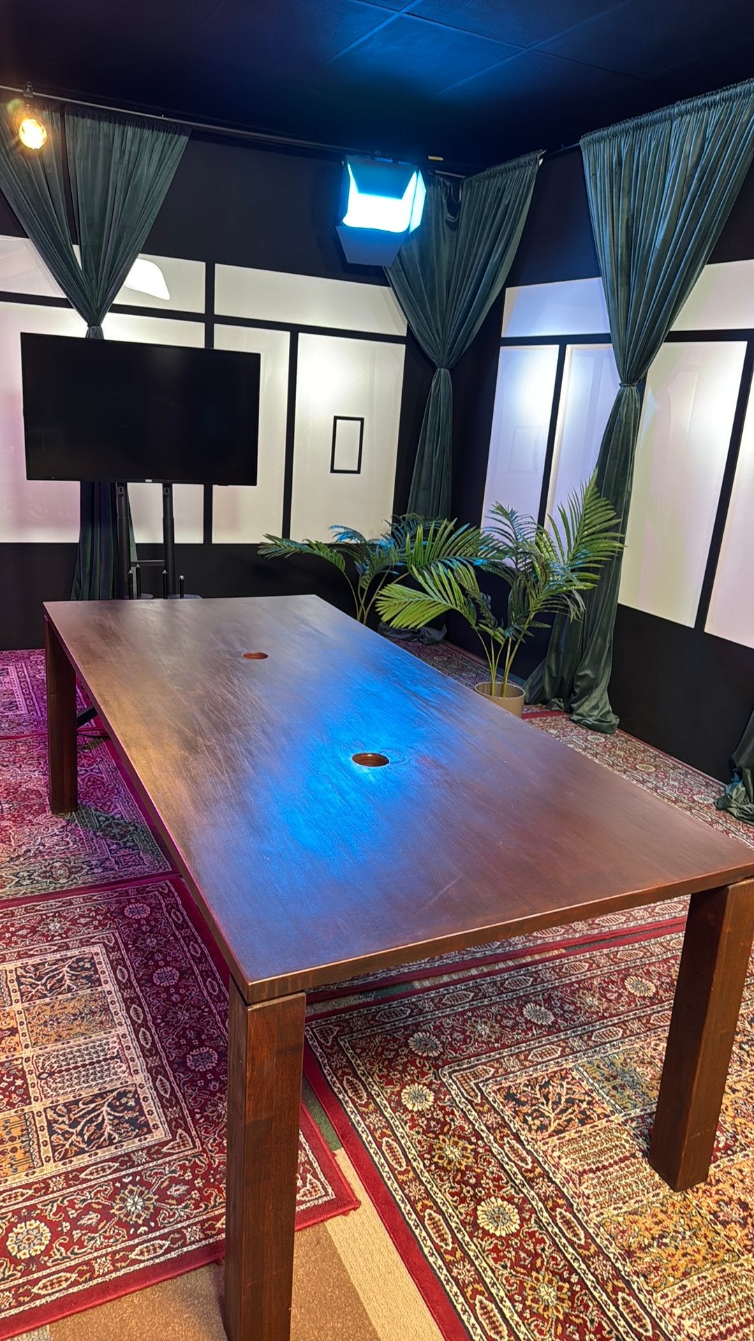 Gratis podcast / vergader tafel, Ophalen, 200 cm of meer, 50 tot 100 cm, Zo goed als nieuw