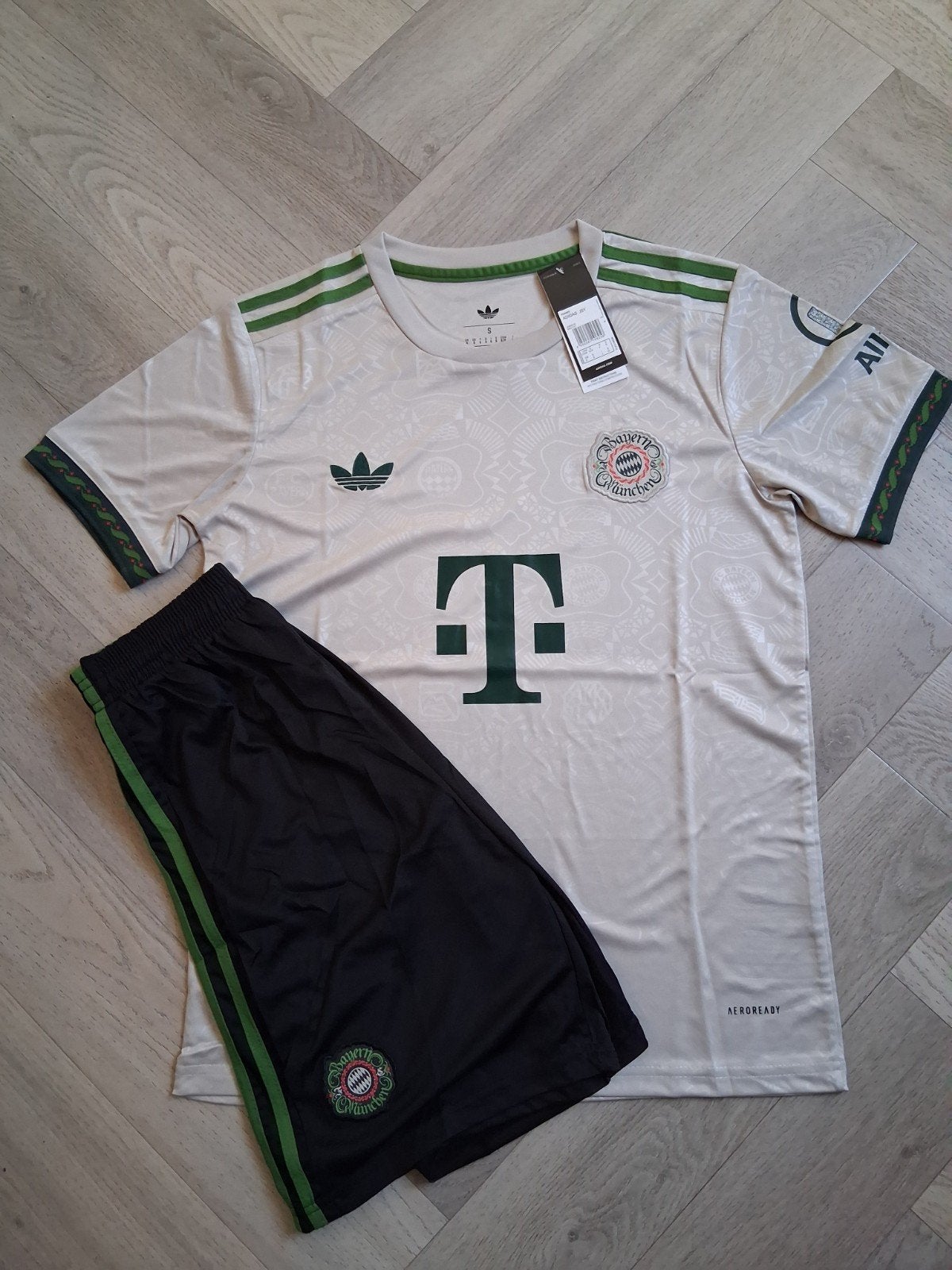 Voetbaltenue Bayern München, Verzenden, Beige, Nieuw, Overige maten