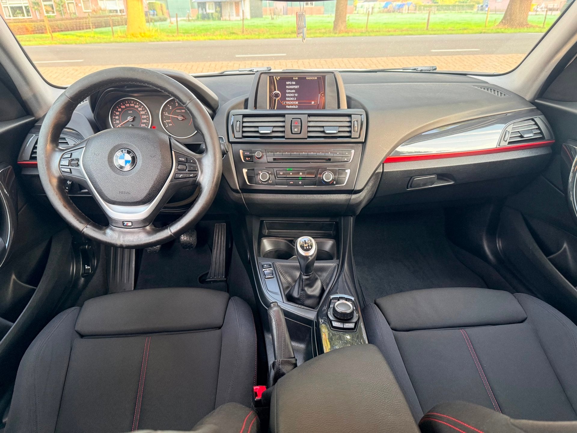 Foto 2 van BMW 1-serie 116i M Sport pakket|Nieuwe Ketting + Klepseals|1