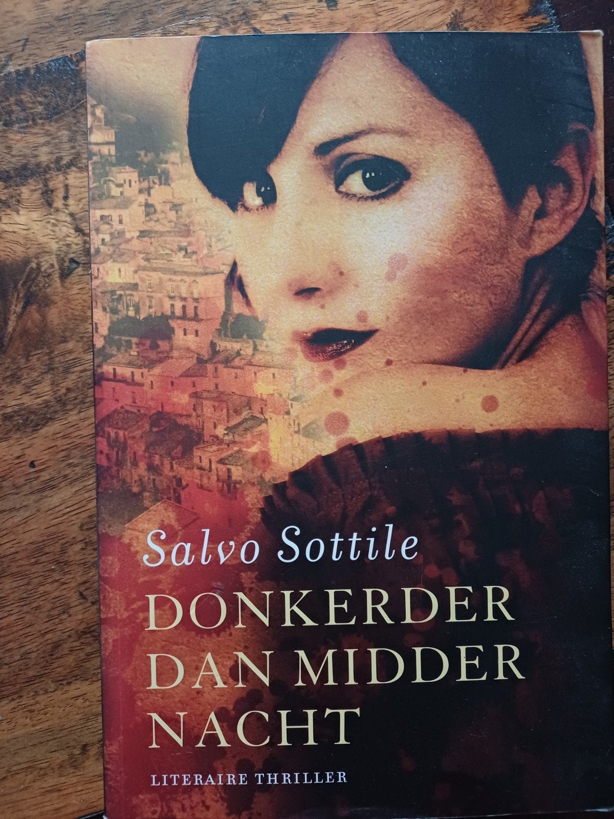 Donkerder dan Middernacht  Salvo Sottile (Literaire thriller, Boeken, Ophalen of Verzenden, Gelezen, Salvo Sottile, Europa overig
