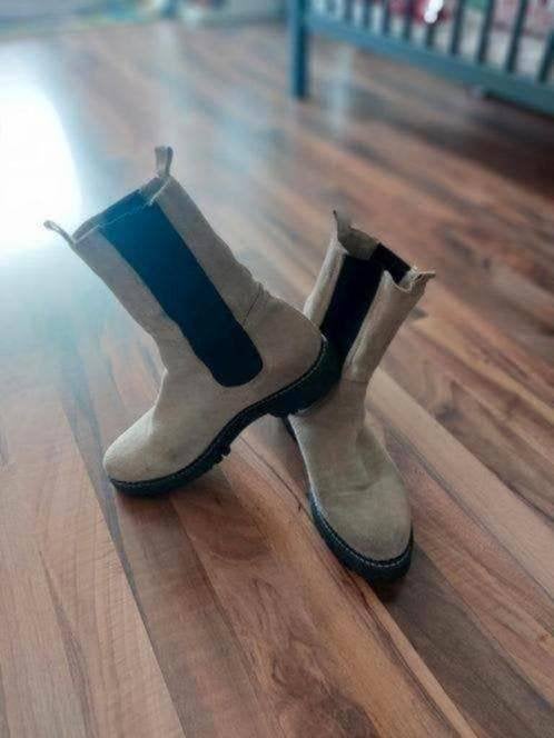 Beige veter boots van Linea Zeta, Maat 39, Kleding | Dames, Schoenen, Ophalen of Verzenden, Gedragen, Beige