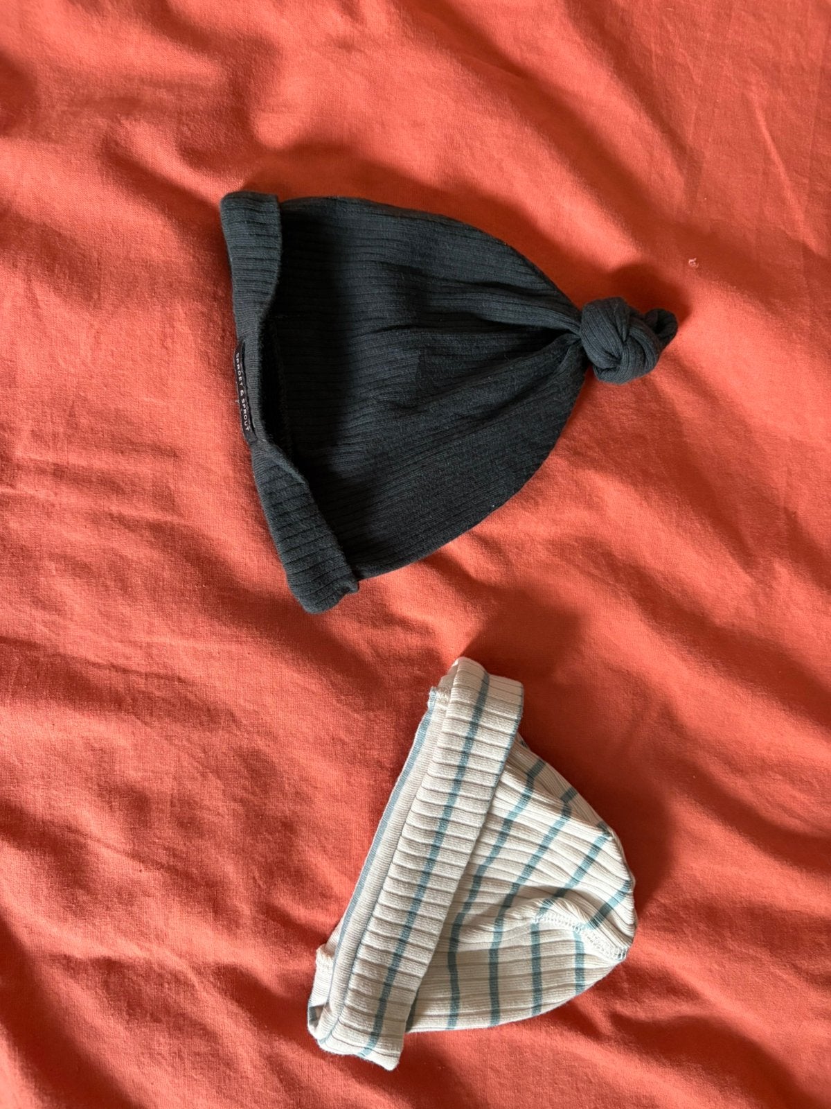 New born baby mutsjes, Ophalen of Verzenden, Zo goed als nieuw