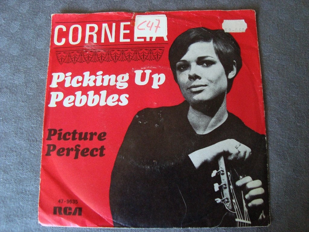 Cornelia picking up pebbles, Ophalen of Verzenden, Zo goed als nieuw, Pop, Single