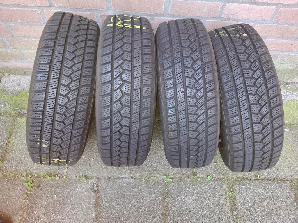 4x winterbanden met velg

Maat 175/65r14 82T Interstate zga, Ophalen