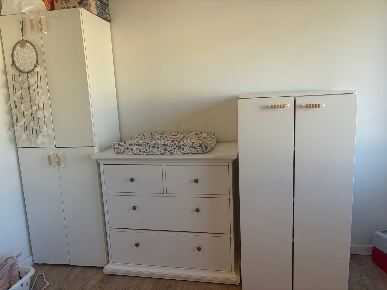 Complete babykamer: Commode, kledingkasten & ledikant, Ophalen, Gebruikt, 75 tot 100 cm, Minder dan 50 cm
