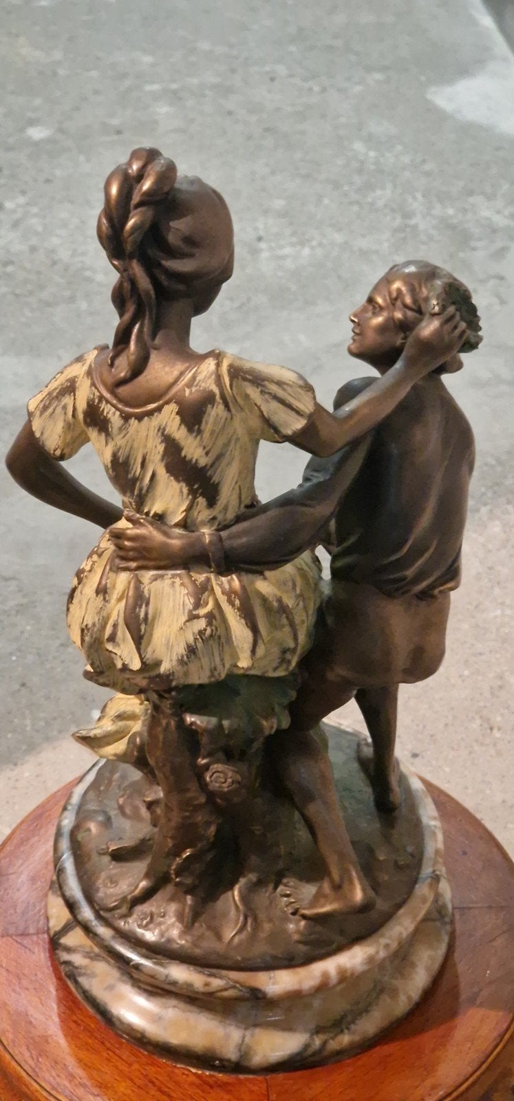 Bronzen beeld van een man en vrouw op marmeren sokkel, Antiek en Kunst, Ophalen, Groep mensen, Gepatineerd, Brons