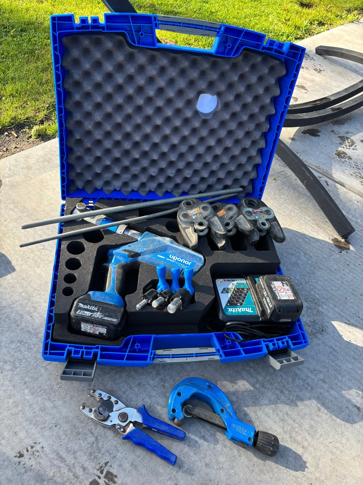 Uponor persmachine met Makita accu's en toebehoren, Ophalen of Verzenden, Gebruikt, Overige typen, Makita