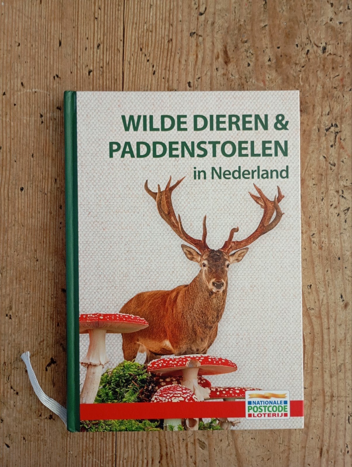 Boek Wilde Dieren & Paddestoelen NL, Boeken, Natuur, Ophalen of Verzenden, Natuur algemeen